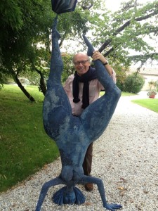 Next to the sculpture "Gymnastique de l'Esprit" at Latour Martillac with Tristan Kressmann. 